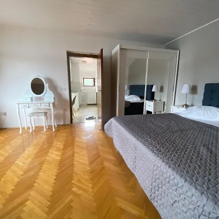 Apartements And Next To The Sea - Belveder Rab krevet i doručak