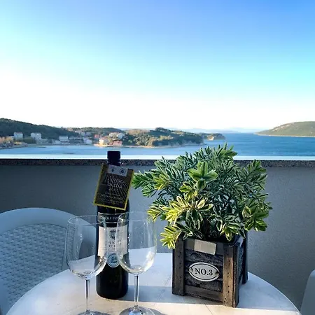 فندق مبيت وإفطار Apartements And Next To The Sea - Belveder Rab Sea And Sunset Wiew سوبيتارسكا دراغا