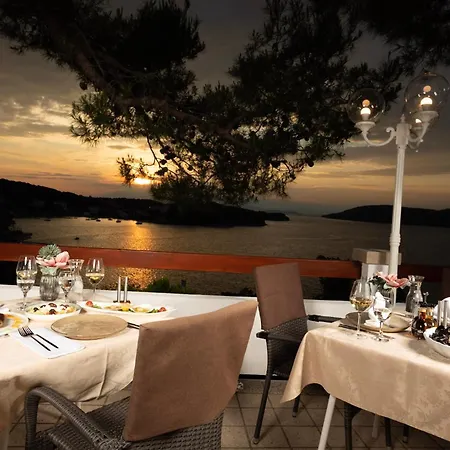Apartements And Next To The Sea - Belveder Rab