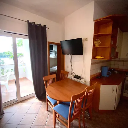 فندق مبيت وإفطار Apartements And Next To The Sea - Belveder Rab Sea And Sunset Wiew 4*