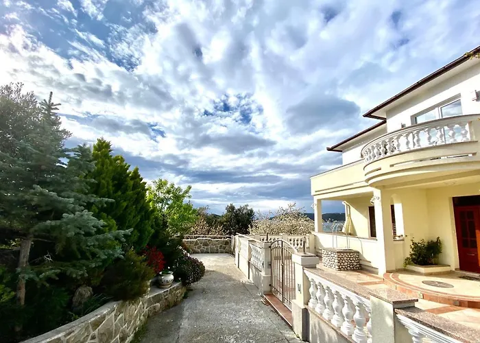 Apartements And Next To The Sea - Belveder Rab Sea And Sunset Wiew B&B 4*