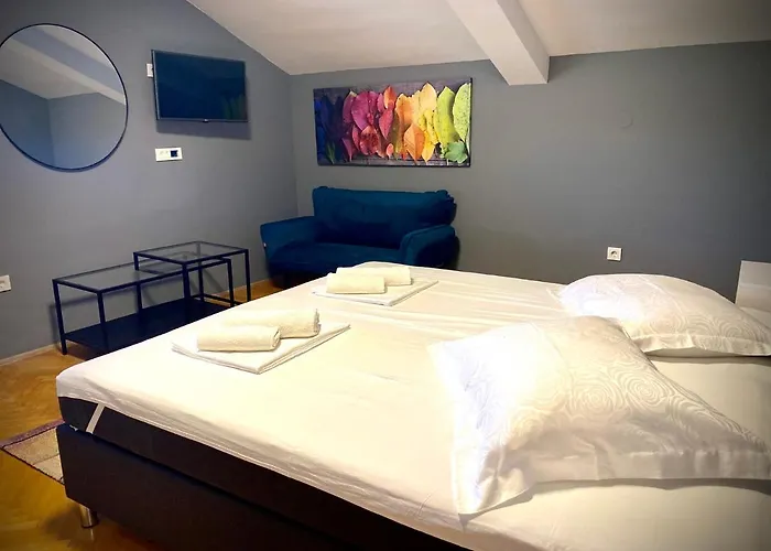 Apartements And Next To The Sea - Belveder Rab Sea And Sunset Wiew B&B