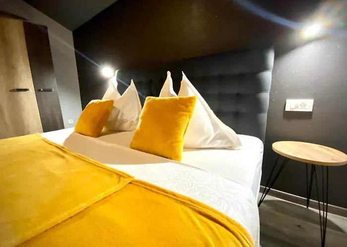 Apartements And Next To The Sea - Belveder Rab Sea And Sunset Wiew B&B 4*