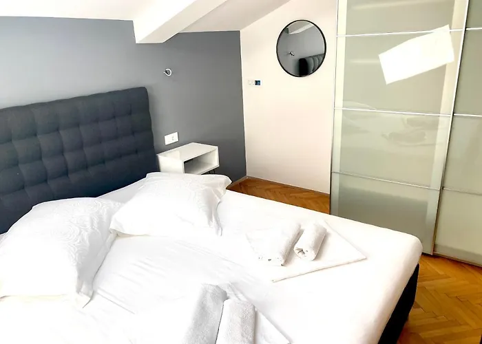 Apartements And Next To The Sea - Belveder Rab Sea And Sunset Wiew 4*
