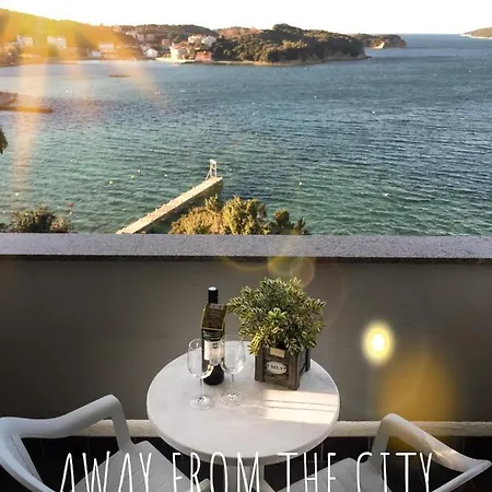 Apartements And Next To The Sea - Belveder Rab Sea And Sunset Wiew Bed & Breakfast 4*