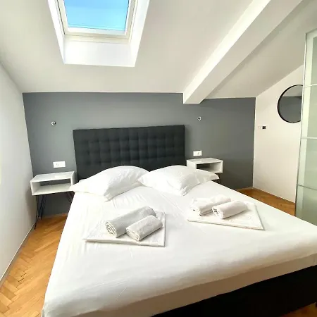 Apartements And Next To The Sea - Belveder Rab Sea And Sunset Wiew Bed & Breakfast 4*