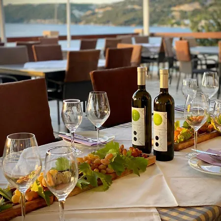 Apartements And Next To The Sea - Belveder Rab Bed and Breakfast Supetarska Draga