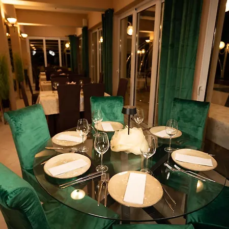 住宿加早餐酒店 Apartements And Next To The Sea - Belveder Rab
