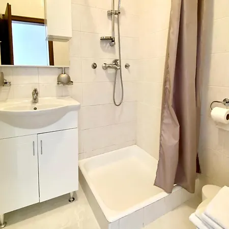 Apartements And Next To The Sea - Belveder Rab *