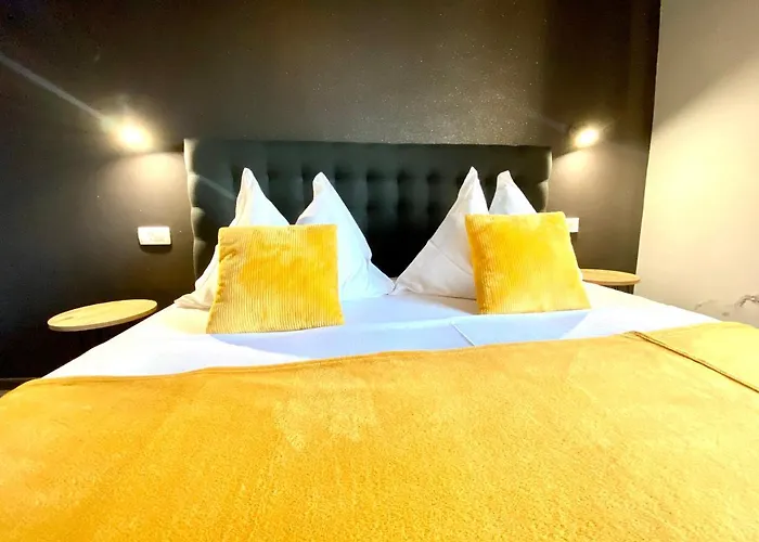 Apartements And Next To The Sea - Belveder Rab Sea And Sunset Wiew Bed & Breakfast