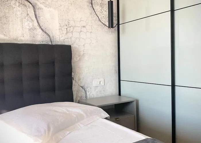 Apartements And Next To The Sea - Belveder Rab Sea And Sunset Wiew 4*